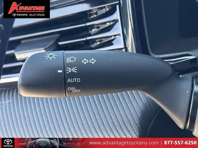 Used 2025 Toyota Camry SE w/ Multimedia Upgrade Package AWD/4WD image 28