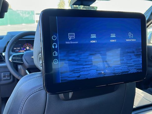 New 2026 Chevrolet Suburban Premier image 20