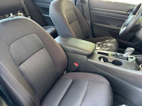 Used 2026 Nissan Altima 2.5 SV FWD image 35