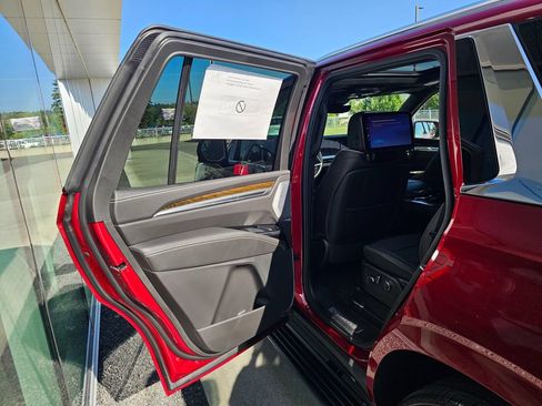 New 2026 Cadillac Escalade Platinum Luxury AWD/4WD image 16