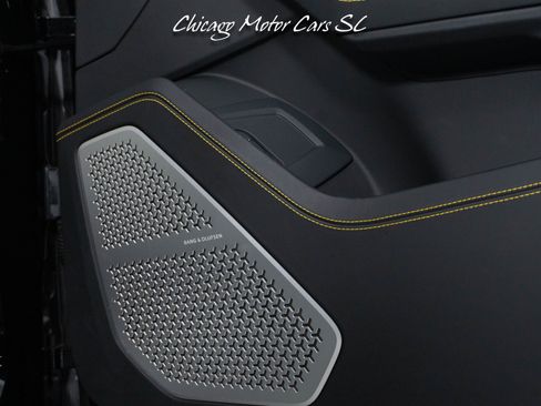 Used 2021 Lamborghini Urus AWD/4WD image 52