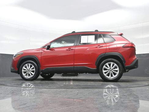 Used 2022 Toyota Corolla Cross LE image 29