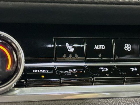 Certified 2025 Chevrolet Equinox LT w/ Convenience Package II image 18