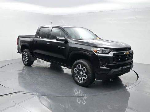 Used 2023 Chevrolet Colorado LT w/ LT Convenience Package II RWD image 2