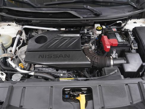 Used 2022 Nissan Rogue SV w/ SV Premium Package image 31