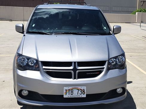 Used 2016 Dodge Grand Caravan R/T image 7