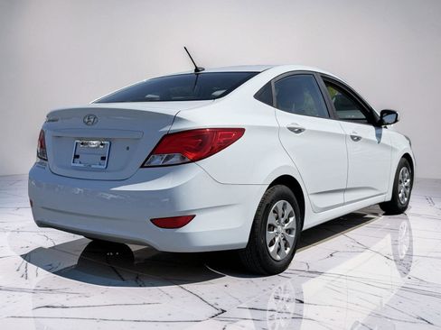 Used 2017 Hyundai Accent SE FWD image 2