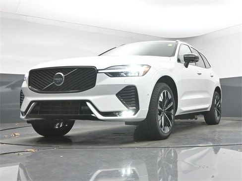 New 2026 Volvo XC60 B5 Plus w/ Protection Package Premier image 40