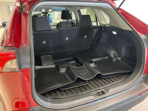 Used 2023 Toyota RAV4 LE AWD/4WD image 28