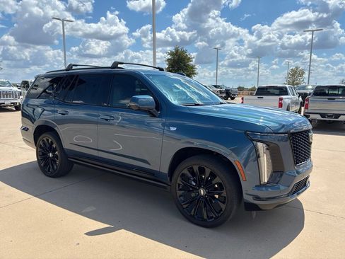 Used 2026 Cadillac Escalade Platinum Sport AWD/4WD image 5