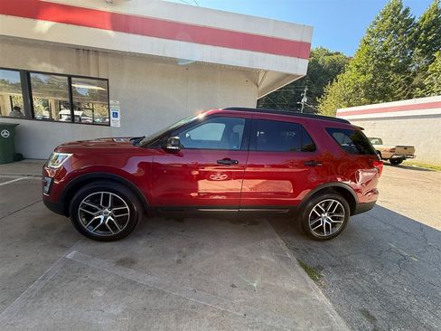Used 2017 Ford Explorer Sport w/ Equipment Group 401A AWD/4WD image 19