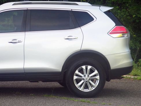Used 2016 Nissan Rogue SV w/ SV Premium Package AWD/4WD image 26