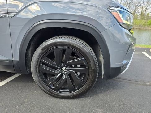 Used 2022 Volkswagen Atlas Cross Sport SE w/ Panoramic Sunroof Package AWD/4WD image 4