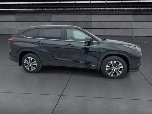 Used 2026 Toyota Highlander XLE AWD/4WD image 9