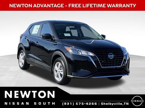 New 2025 Nissan Kicks Play S image 1