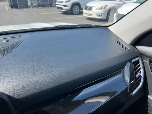 Used 2025 Kia Seltos S FWD image 35