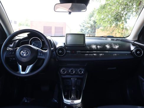 Used 2018 Toyota Yaris iA FWD image 16