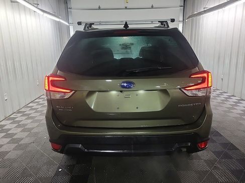 Used 2024 Subaru Forester Premium image 4