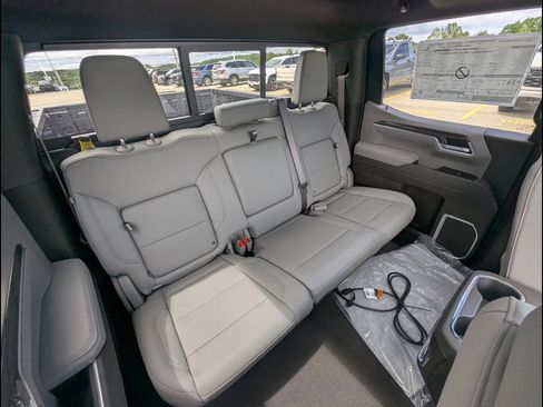 New 2026 Chevrolet Silverado 1500 LTZ w/ Technology Package AWD/4WD image 17