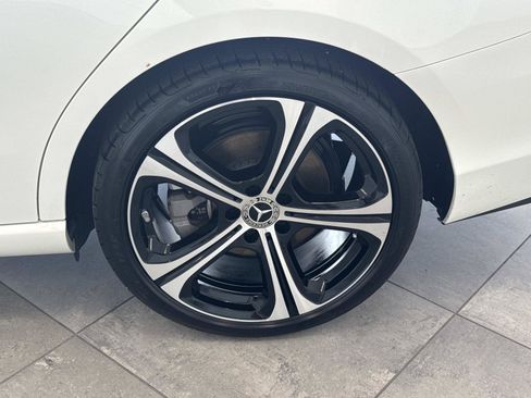 Used 2025 Mercedes-Benz C 300 Sedan image 9