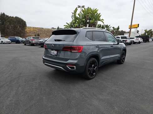 Used 2022 Volkswagen Taos SE AWD/4WD image 5