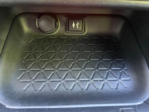 Used 2019 Toyota RAV4 XLE w/ Convenience Package AWD/4WD image 19