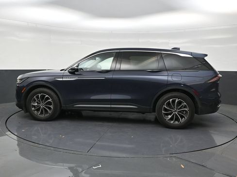 Used 2024 Lincoln Nautilus Premier AWD/4WD image 2
