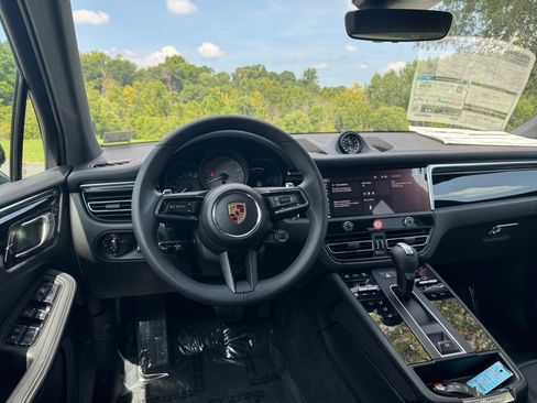 New 2025 Porsche Macan S image 12