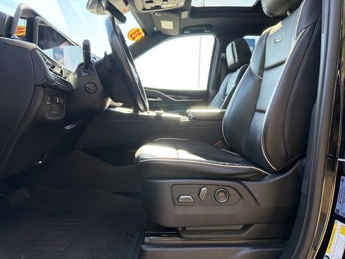 Used 2023 Cadillac Escalade ESV Sport w/ Touring Package image 16