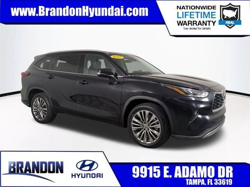Used 2021 Toyota Highlander Platinum image 1