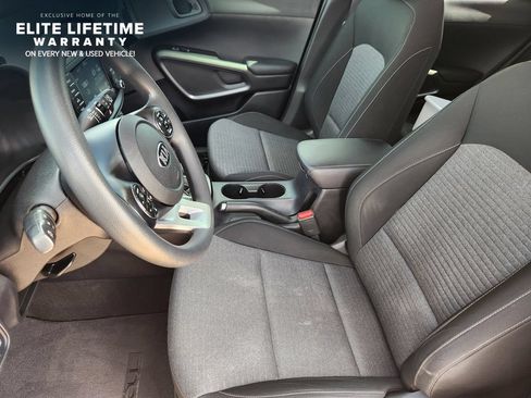 Used 2020 Kia Soul S FWD image 11