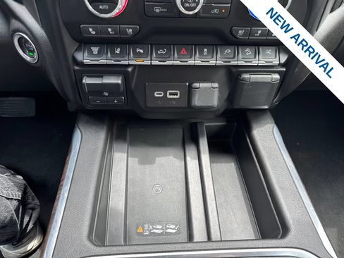 Used 2022 GMC Sierra 3500 Denali w/ Technology Package AWD/4WD image 28