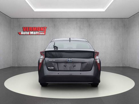 Used 2018 Toyota Prius Two image 6