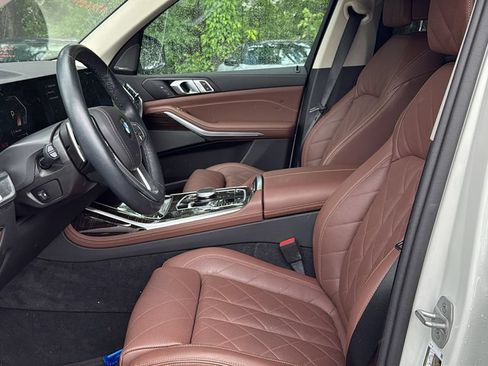 Used 2025 BMW X7 xDrive40i AWD/4WD image 21