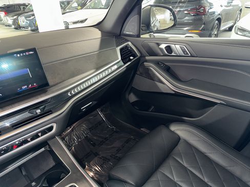 Used 2025 BMW X5 sDrive40i w/ Climate Comfort Package RWD image 30