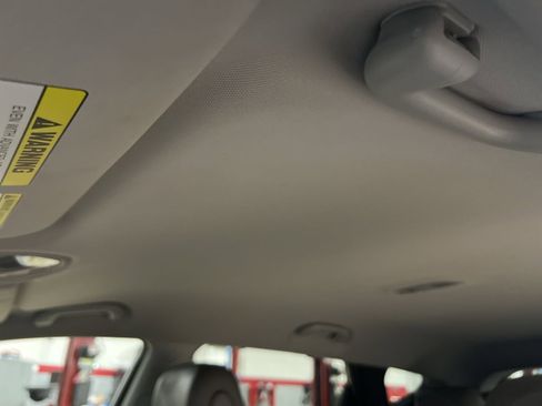 Used 2017 Hyundai Santa Fe Sport image 24