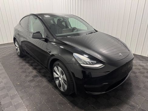 Used 2021 Tesla Model Y Long Range image 2