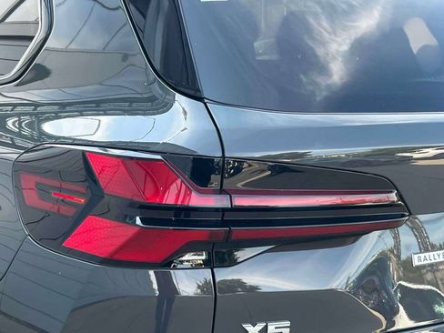 Used 2024 BMW X5 M60i AWD/4WD image 10