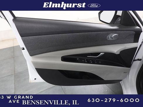 Used 2021 Hyundai Elantra Limited image 8