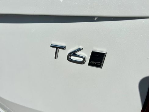 Used 2017 Volvo XC90 T6 Momentum w/ Vision Package image 36