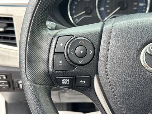 Used 2016 Toyota Corolla LE FWD image 16