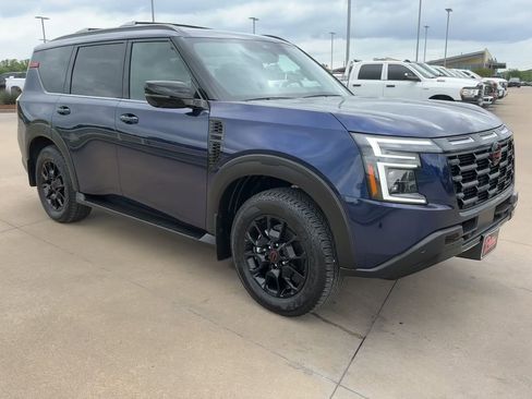 Used 2025 Nissan Armada PRO-4X image 3