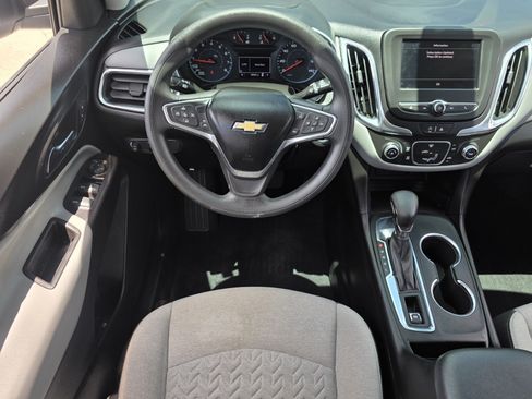 Used 2022 Chevrolet Equinox LS FWD image 11