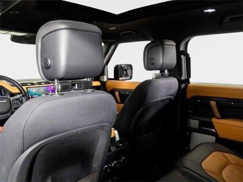 Used 2023 Land Rover Defender 130 X AWD/4WD image 32
