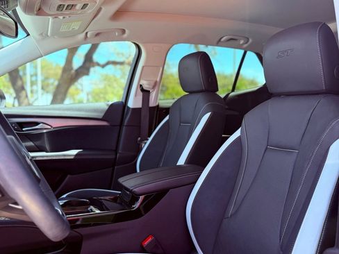 Used 2024 Buick Envision Sport Touring image 23