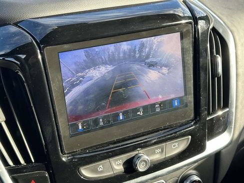 Used 2023 Chevrolet Traverse RS image 29