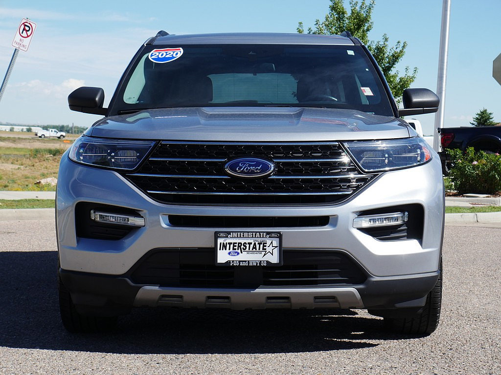 Used 2020 Ford Explorer XLT w/ Equipment Group 202A AWD/4WD image 9