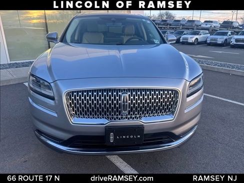 Used 2022 Lincoln Nautilus Reserve image 11