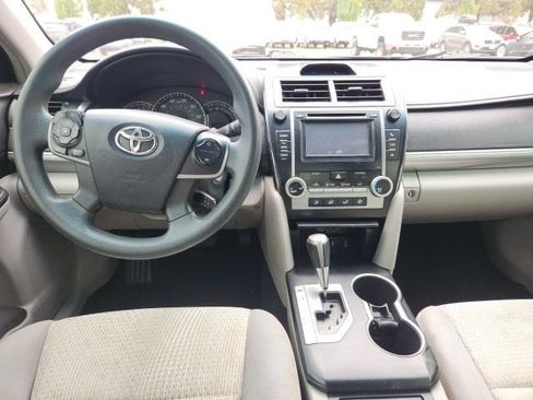 Used 2012 Toyota Camry LE FWD image 7