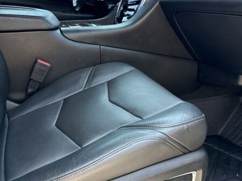 Used 2018 Cadillac Escalade Premium Luxury image 35